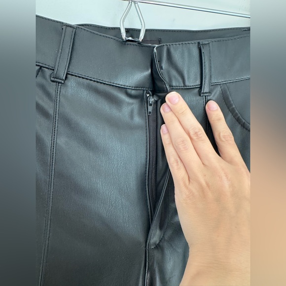Zara Faux Leather High Rise Pants Women’s Size M Black Bottom Zip Inseam 33” NEW - Picture 6 of 14